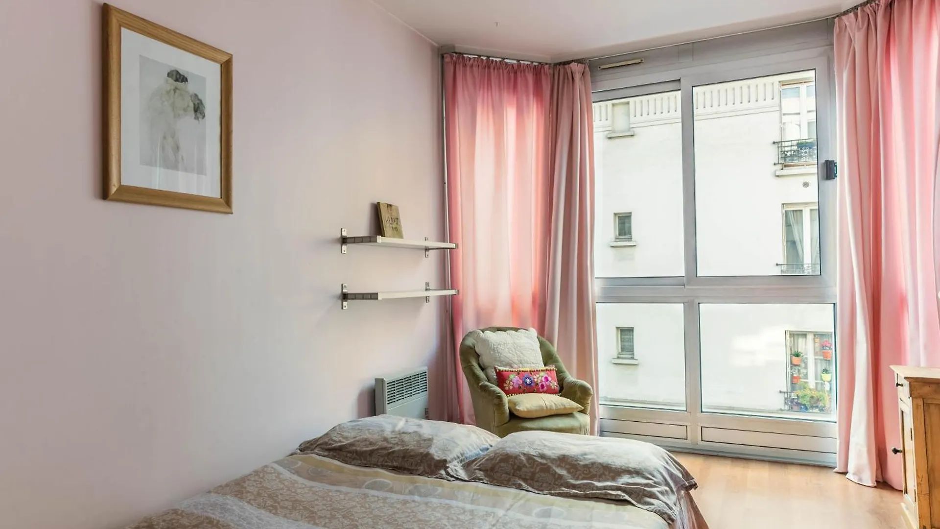 Apartment 3 Quiet And Bright Paris